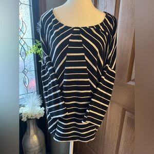 Weekends by Chico Women’s Plus Size 3X Black & White Striped 3/4 Spends Top EUC